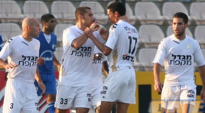 פרנסמן וחיימוביץ' חוגגים יתרון של המקומיים (תומר גבאי) פרנסמן וחיימוביץ' חוגגים יתרון של המקומיים (תומר גבאי)