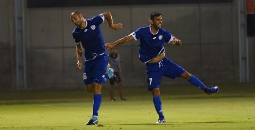 שחקני הפועל אשקלון חוגגים (נעם מורנו)
