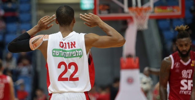 ג'וש אוונס חוגג ניצחון גדול (אורן בן חקון)
