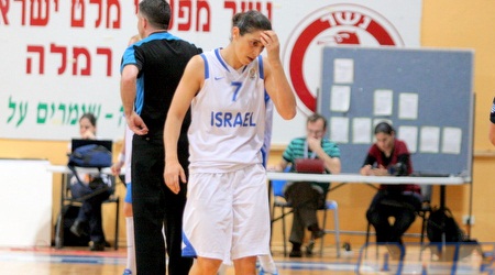 גם לירון כהן לא במיטבה. משחק פושר שלה (משה חרמון)