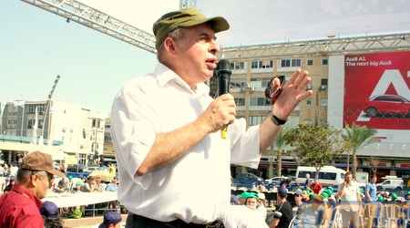 שרנסקי נואם לקראת פתיחת הניסיון לשבור את שיא העולם (משה חרמון)