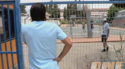 כהן מתבונן על האיזור החשוב באמת בבית הספר כהן מתבונן על האיזור החשוב באמת בבית הספר