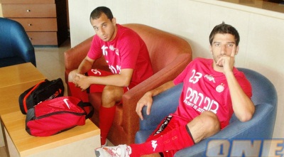 דמארי וקנדה בבית המלון באוסטריה (קובי ברדה, אתר הפועל ת&qout;א)