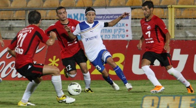 רוצ´ט מלהטט בין שחקני חיפה (עמית מצפה) רוצ´ט מלהטט בין שחקני חיפה (עמית מצפה)