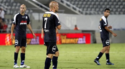 שחקני מכבי פ&qout;ת המומים מהנשירה לליגה הלאומית ב-11/12 (יוסי ציפקיס) שחקני מכבי פ&qout;ת המומים מהנשירה לליגה הלאומית ב-11/12 (יוסי ציפקיס)