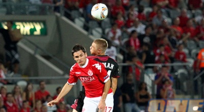 אורמוש עולה לכדור גובה מול רומן (שי לוי) אורמוש עולה לכדור גובה מול רומן (שי לוי)