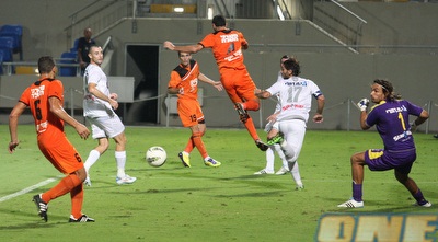 הכדור בדרך לרגלו של גל כהן (עמית מצפה)