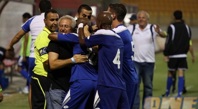 ברוך דגו חוגג עם מומי זפרן והחברים (משה חרמון) ברוך דגו חוגג עם מומי זפרן והחברים (משה חרמון)