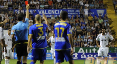 טוריינסו אלבארס מרחיק את סמי חדירה (GettyImages)