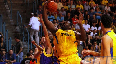 סופוקליס שחורציאניטיס עולה לסל (יוסי ציפקיס)