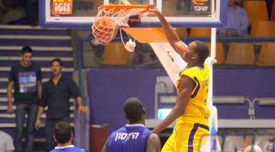 דאנסטון. הברומטר של חולון (יניב גונן) דאנסטון. הברומטר של חולון (יניב גונן)