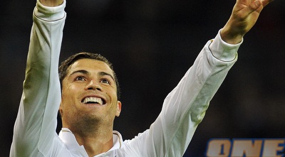 רונאלדו חוגג את הרביעי (רויטרס) רונאלדו חוגג את הרביעי (רויטרס)