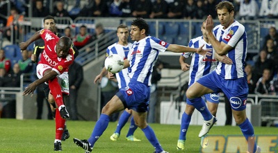 טוטו תמוז מפגיז את הקורה של לירן שטראובר (יוסי ציפקיס)