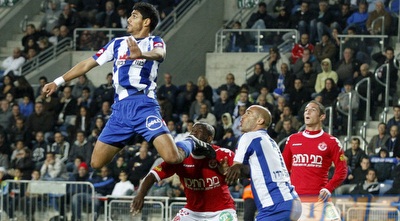 תומר אלבז גבוה מעל כולם (יוסי ציפקיס)