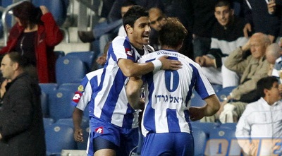 ורץ לחגוג אותו עם תומר אלבז (יוסי ציפקיס)