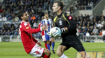 לירן שטראובר מקדים את נאאל חוטבא (יוסי ציפקיס)