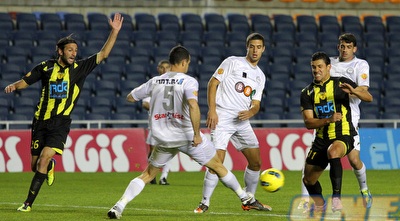 ליאוניד קרופניק מקדים את פאסוס (שי לוי) ליאוניד קרופניק מקדים את פאסוס (שי לוי)