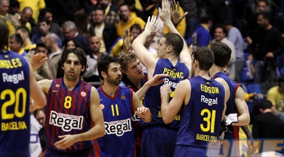 שחקני ברצלונה חוגגים. היו גדולים על מכבי (יוסי ציפקיס) שחקני ברצלונה חוגגים. היו גדולים על מכבי (יוסי ציפקיס)