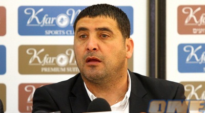 יובל נעים. &qout;חד משמעית קורנפיין לא אמר לי לעזוב&qout; (שי לוי) יובל נעים. &qout;חד משמעית קורנפיין לא אמר לי לעזוב&qout; (שי לוי)