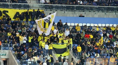 אוהדי מכבי נתניה (שי לוי) אוהדי מכבי נתניה (שי לוי)