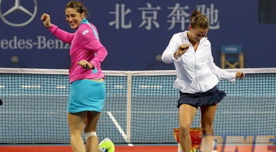 אנדראה פטקוביץ&acute; רוקדת ומרקידה (ONE)