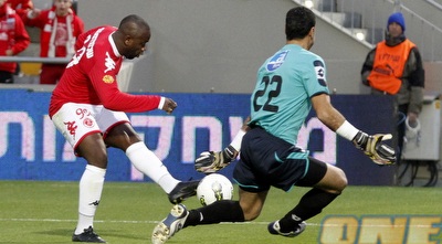 תמוז בועט, קנדיל עוצר (יוסי ציפקיס)