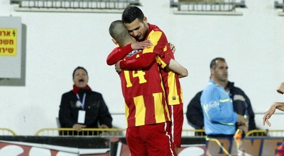 אמיר לביא חוגג עם עידן שריקי (יוסי ציפקיס) אמיר לביא חוגג עם עידן שריקי (יוסי ציפקיס)