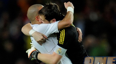 קסיאס מזנק על פפה (GettyImages) קסיאס מזנק על פפה (GettyImages)