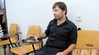 שרון חלבי, סוכן שחקנים (יניב גונן) שרון חלבי, סוכן שחקנים (יניב גונן)