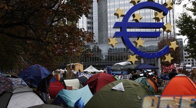 הפגנת אוהלים בפרנקפורט במחאה על המדיניות הגרמנית (רויטרס) הפגנת אוהלים בפרנקפורט במחאה על המדיניות הגרמנית (רויטרס)