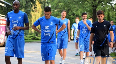 חלק מהראשים למטה, חלק למעלה. איזו צרפת נראה? (יוסי ציפקיס)