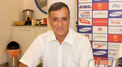 אפרים זינגר (שי לוי)