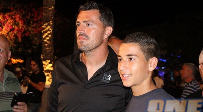 מאמן מכבי תל אביב, אוסקר גארסיה, נהנה בערב הגאלה (חגי ניזרי)