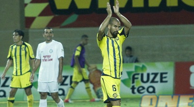 אלברמן מוחלף ומודה לקהל (יוסי ציפקיס)