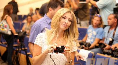 אשתו של זאבי מתעדת את רגעי הפרישה (יוסי ציפקיס)