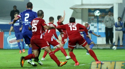 מאבק על הכדור (חגי ניזרי) מאבק על הכדור (חגי ניזרי)