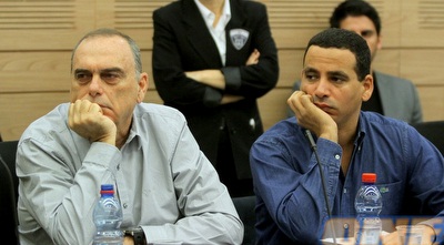 יואל חסון ואברהם גרנט במהלך הדיון (יניב גונן)