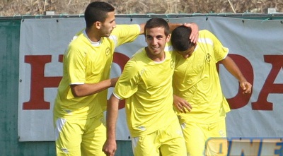 שחקני מכבי נתניה חוגגים יתרון (עמית מצפה) שחקני מכבי נתניה חוגגים יתרון (עמית מצפה)