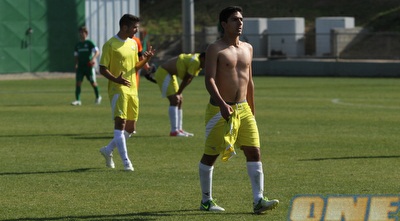 שחקני נתניה מאוכזבים בסיום המשחק (עמית מצפה) שחקני נתניה מאוכזבים בסיום המשחק (עמית מצפה)