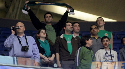 אוהדי מכבי חיפה (יניב גונן) אוהדי מכבי חיפה (יניב גונן)