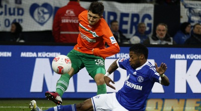 מתיאס צימרמן מול מישל באסטוס. שער בכורה של הברזילאי לא עזר (רויטרס) מתיאס צימרמן מול מישל באסטוס. שער בכורה של הברזילאי לא עזר (רויטרס)