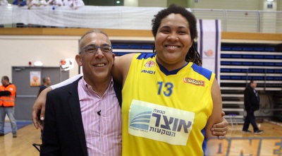 דניאל אדאמס ועדני דגן חוגגים (יוסי ציפקיס) דניאל אדאמס ועדני דגן חוגגים (יוסי ציפקיס)