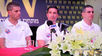 פלדהיים (מימין). הגיש תלונה (משה חרמון) פלדהיים (מימין). הגיש תלונה (משה חרמון)