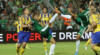 שמעון אבוחצירה ואלון תורג´מן רוקדים ברחבה (עמית מצפה) שמעון אבוחצירה ואלון תורג´מן רוקדים ברחבה (עמית מצפה)