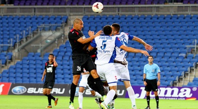 יניב לביא גבוה מעל כולם (שי לוי) יניב לביא גבוה מעל כולם (שי לוי)