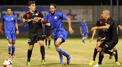 הגנת רעננה מתקשה מול סטיבן כהן (שי לוי)