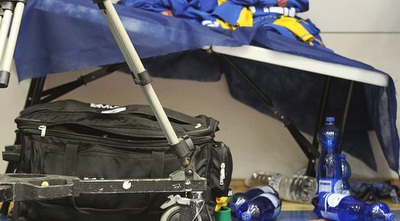 שולחן שבור בהדר יוסף (רדאד ג´בארה)