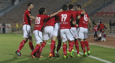 קוראץ´ חוגג עם חבריו (עמית מצפה) קוראץ´ חוגג עם חבריו (עמית מצפה)