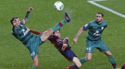 בארטרה נאבק עם חואנפרן (רויטרס) בארטרה נאבק עם חואנפרן (רויטרס)