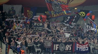 אוהדי באזל במפגן מרשים (יניב גונן)